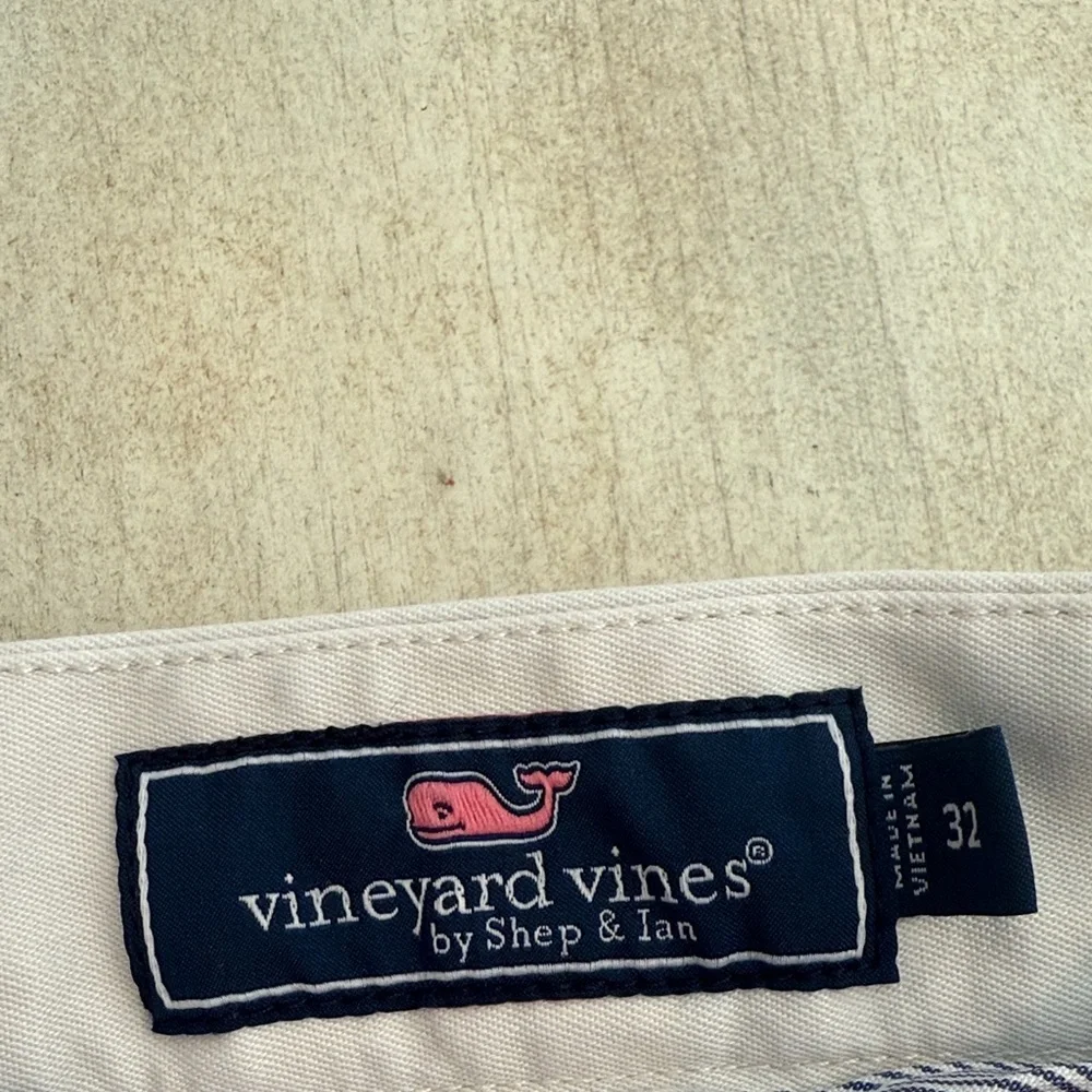 Vineyard Vines stylish versatile